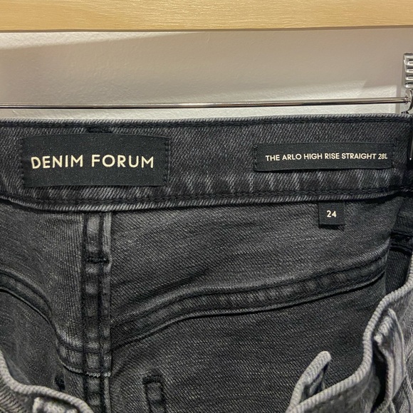 Aritzia Denim Forum Arlo 28L Jeans in Washed Black - Picture 6 of 10
